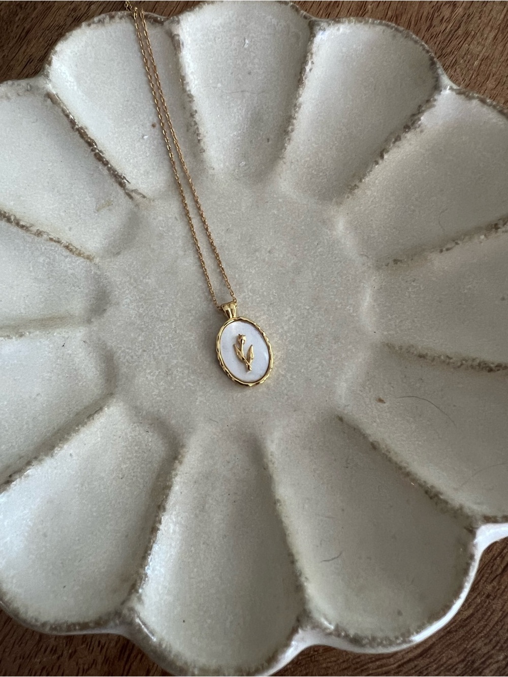 Gold White Tulip Oval Dainty Pendant Necklace